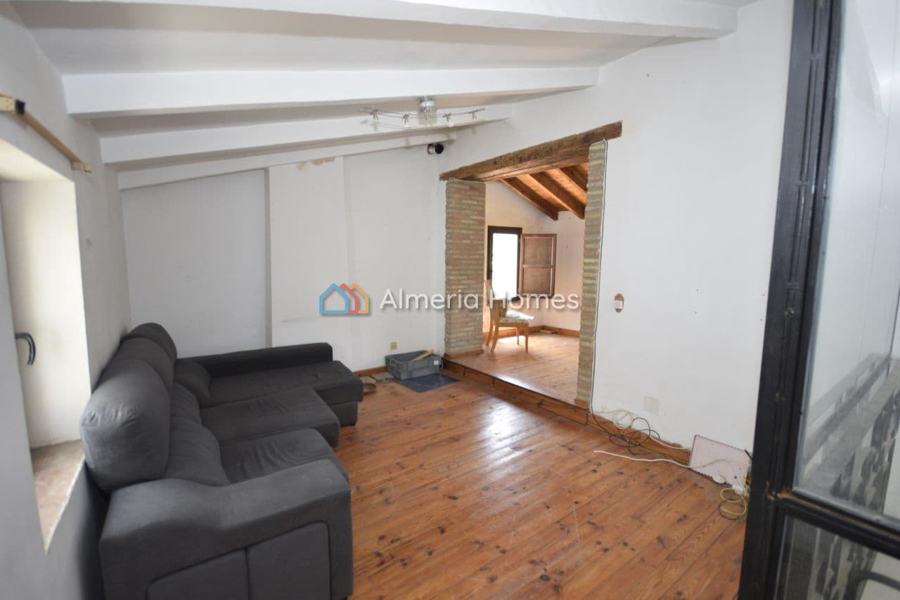 5 soveværelse Byhus til salg i Urracal - € 50.000 (Ref: 9061808)