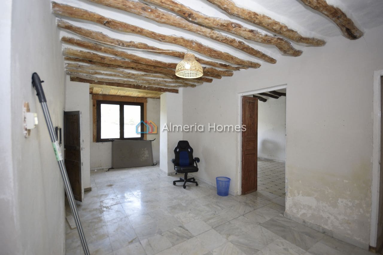 5 soveværelse Byhus til salg i Urracal - € 50.000 (Ref: 9061808)