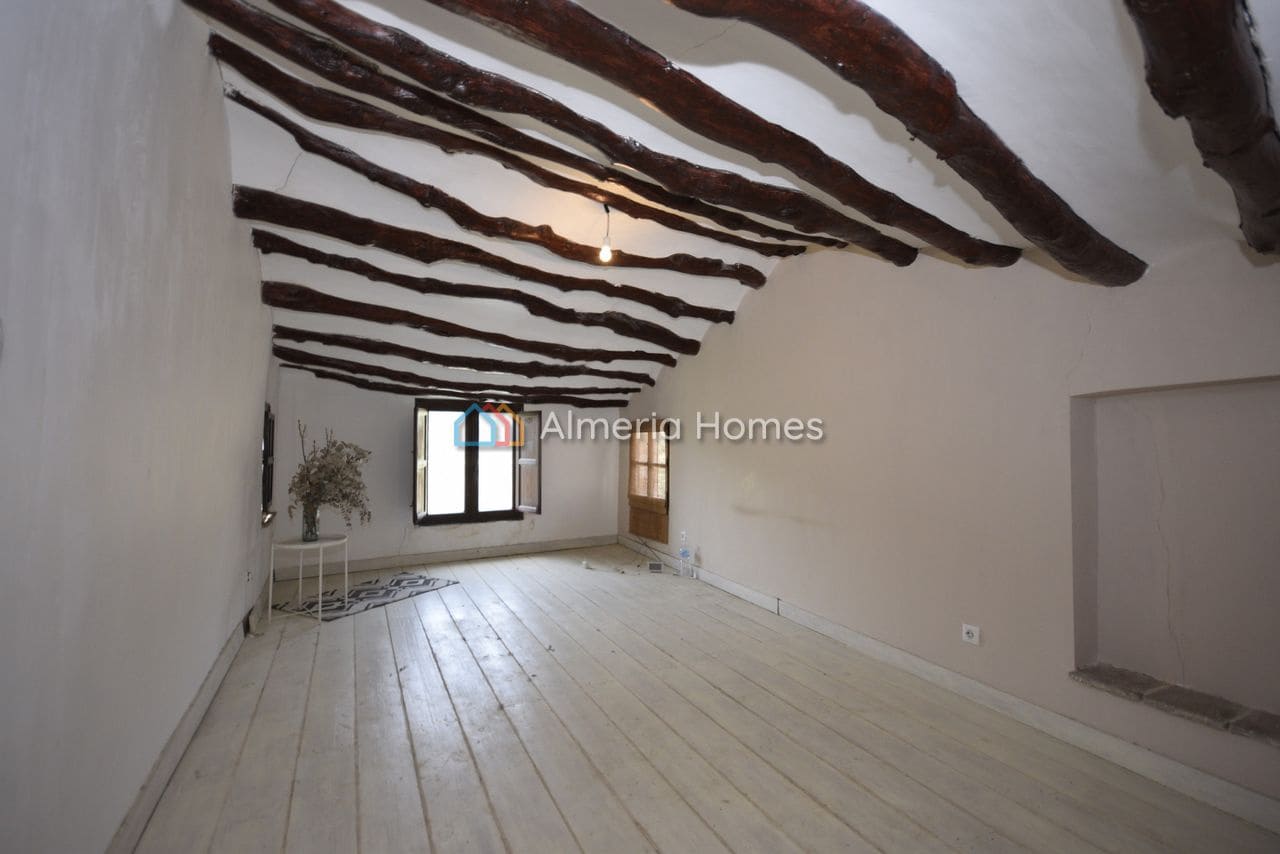 5 soveværelse Byhus til salg i Urracal - € 50.000 (Ref: 9061808)