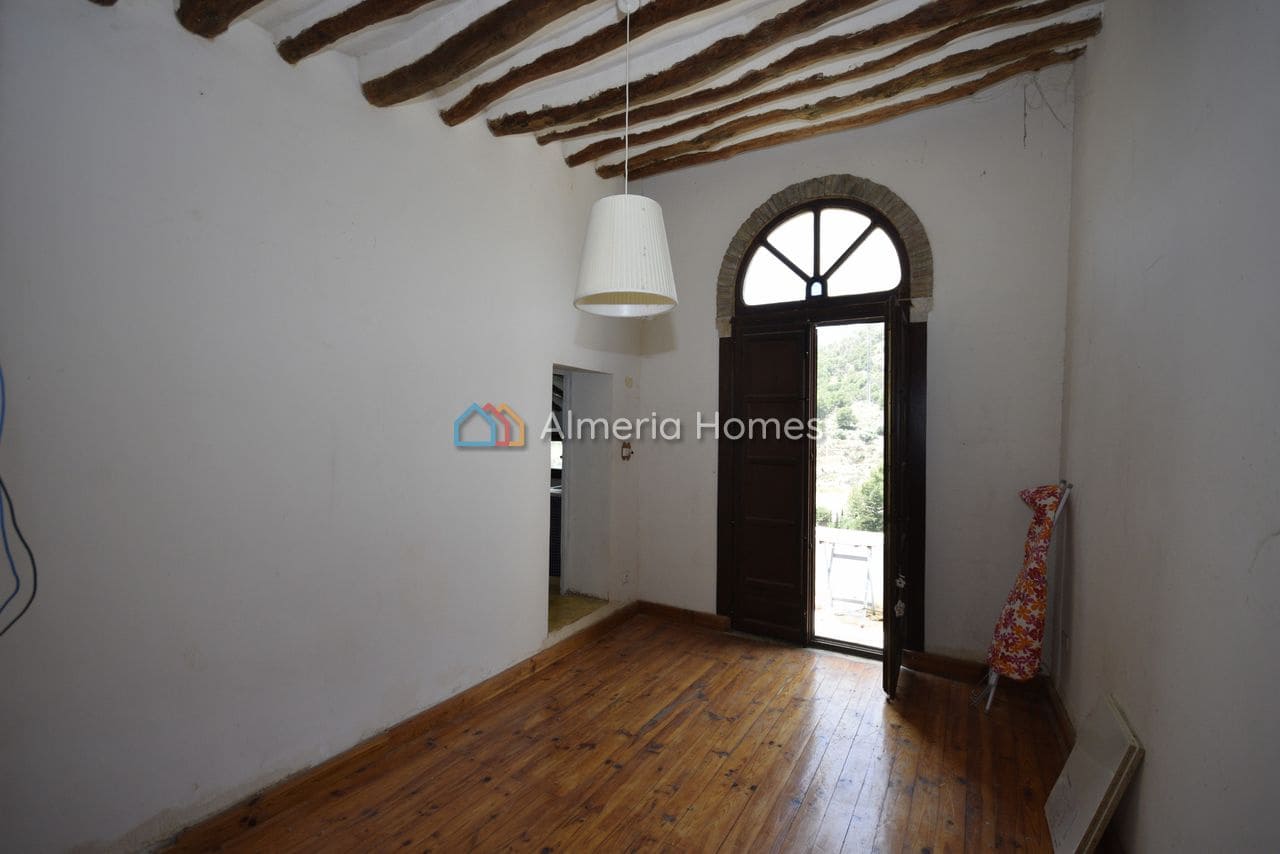 5 soveværelse Byhus til salg i Urracal - € 50.000 (Ref: 9061808)