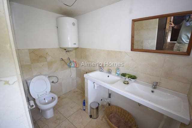 5 soveværelse Byhus til salg i Urrácal - € 50.000 (Ref: 9061808)