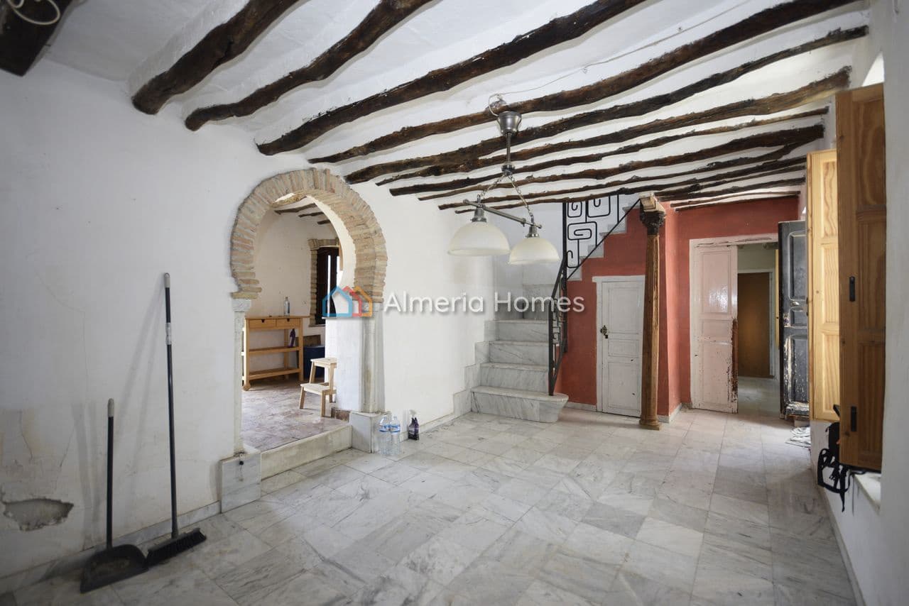 5 soveværelse Byhus til salg i Urracal - € 50.000 (Ref: 9061808)