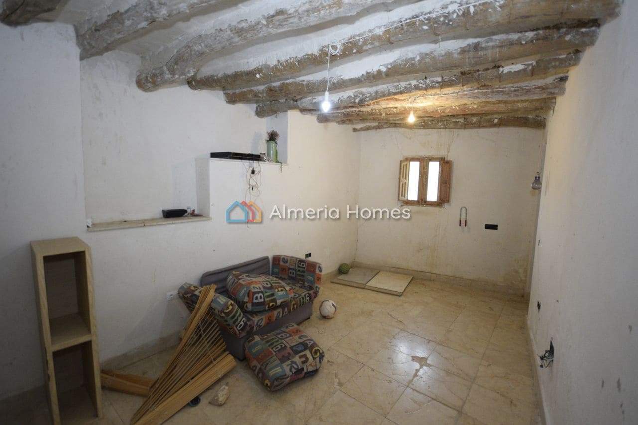 5 soveværelse Byhus til salg i Urracal - € 50.000 (Ref: 9061808)