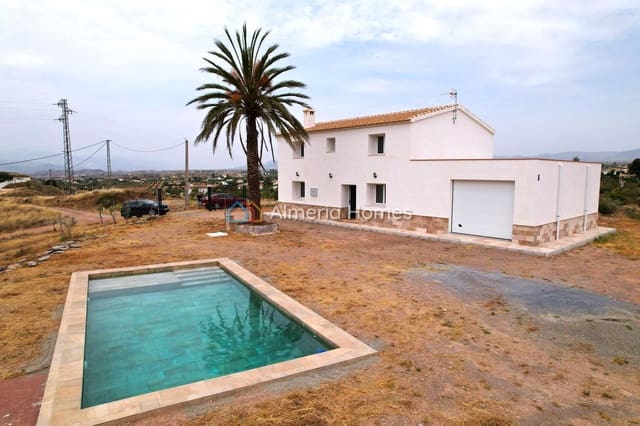 4 soveværelse Finca/Landehus til salg i Albox med swimmingpool - € 399.000 (Ref: 9063417)