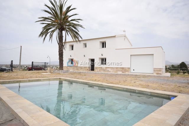 4 soveværelse Finca/Landehus til salg i Albox med swimmingpool - € 399.000 (Ref: 9063417)