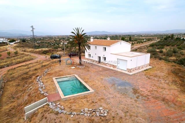 4 soveværelse Finca/Landehus til salg i Albox med swimmingpool - € 399.000 (Ref: 9063417)