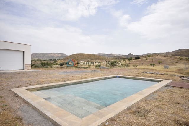 4 soveværelse Finca/Landehus til salg i Albox med swimmingpool - € 399.000 (Ref: 9063417)