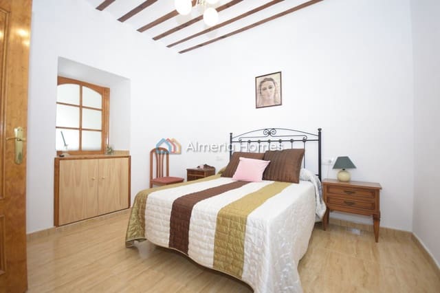 6 bedroom Finca/Country House for sale in Oria with garage - € 159,000 (Ref: 9278665)