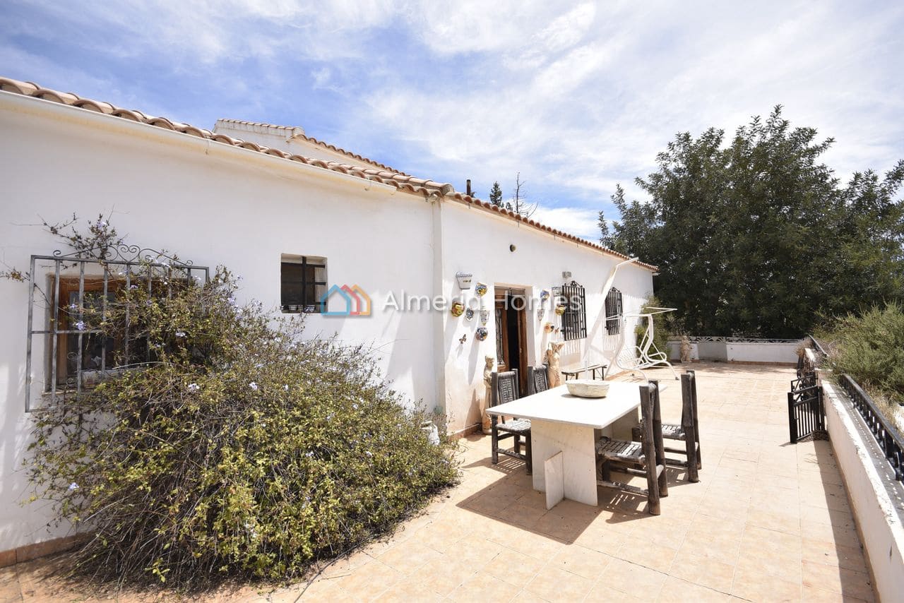 3 bedroom Villa for sale in Partaloa with garage - € 200,000 (Ref: 9293544)