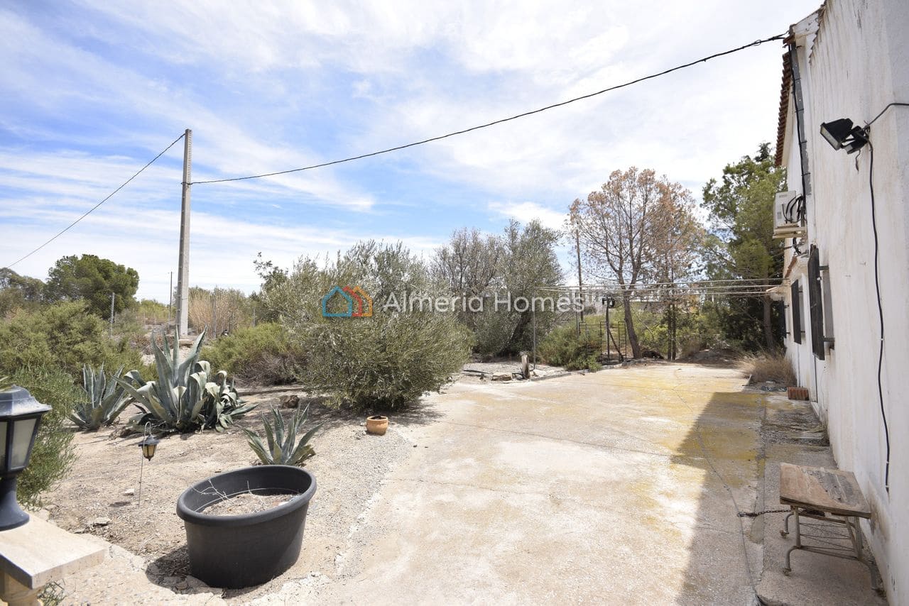 3 bedroom Villa for sale in Partaloa with garage - € 200,000 (Ref: 9293544)