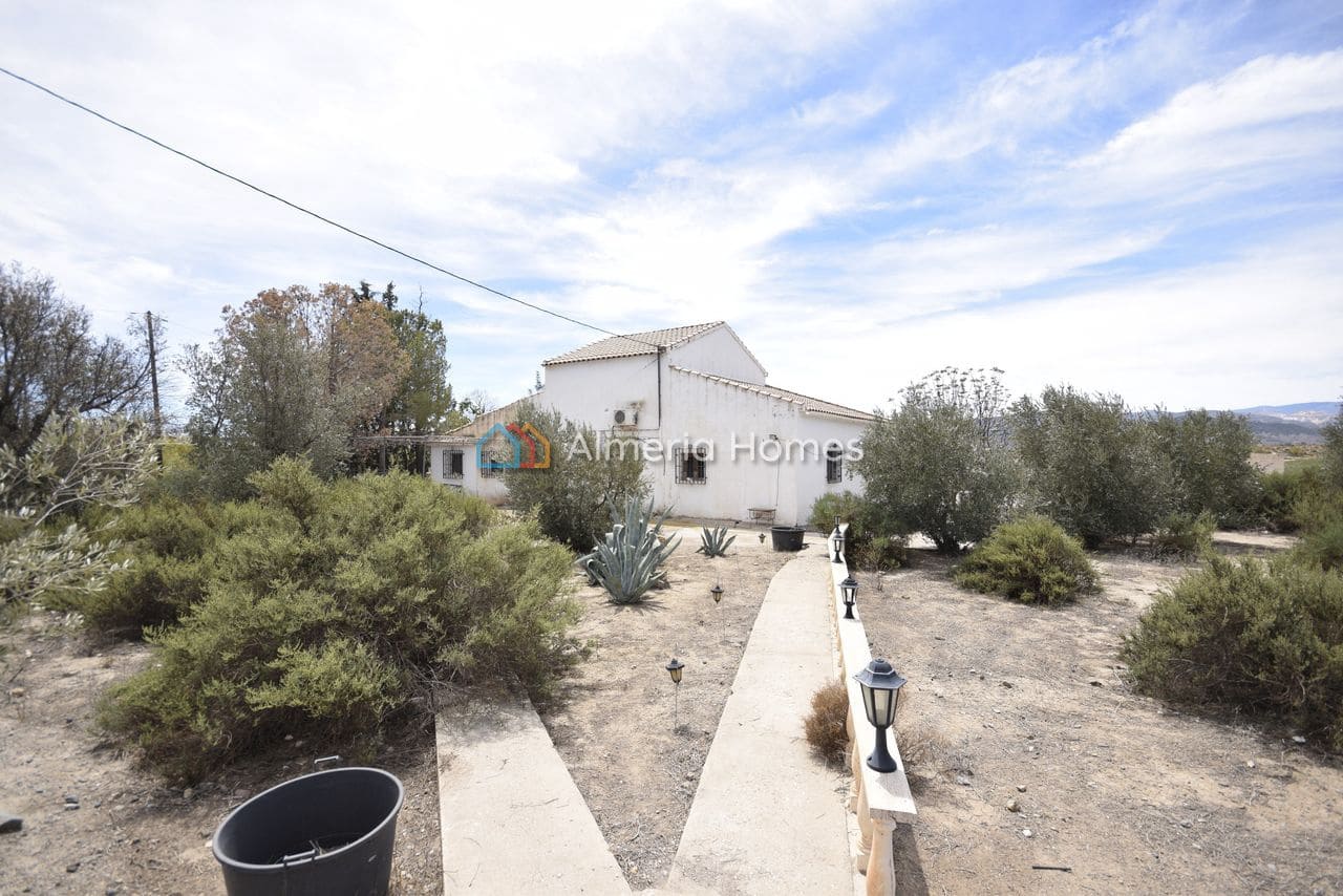 3 bedroom Villa for sale in Partaloa with garage - € 200,000 (Ref: 9293544)