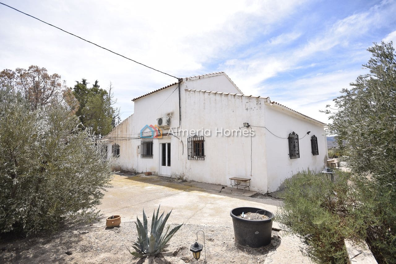 3 bedroom Villa for sale in Partaloa with garage - € 200,000 (Ref: 9293544)