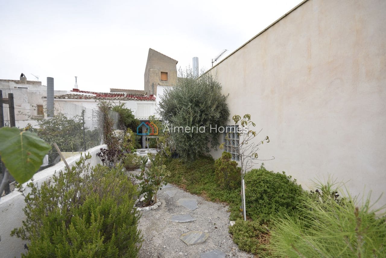 4 bedroom Townhouse for sale in Somontin - € 74,995 (Ref: 9298780)