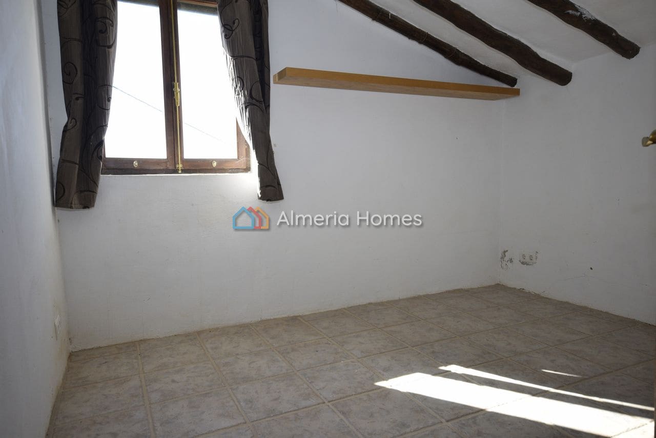 7 bedroom Finca/Country House for sale in Albox with pool - € 325,000 (Ref: 9372237)