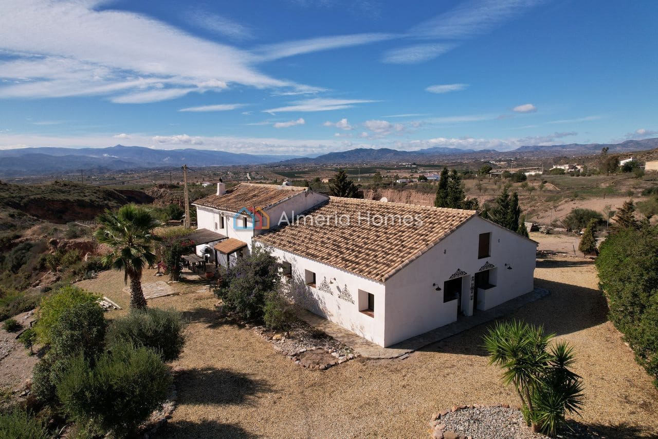 7 bedroom Finca/Country House for sale in Albox with pool - € 325,000 (Ref: 9372237)