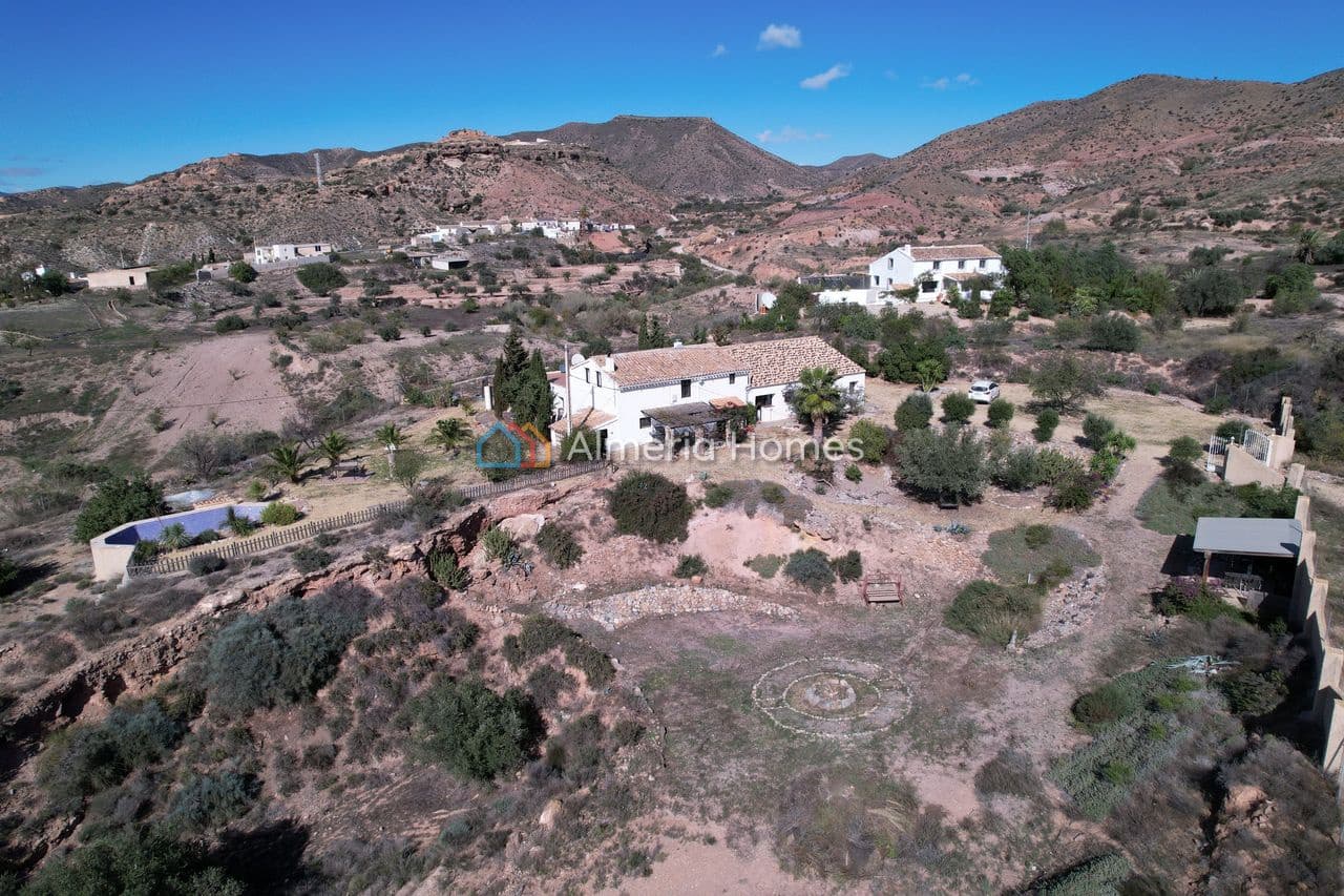 7 bedroom Finca/Country House for sale in Albox with pool - € 325,000 (Ref: 9372237)