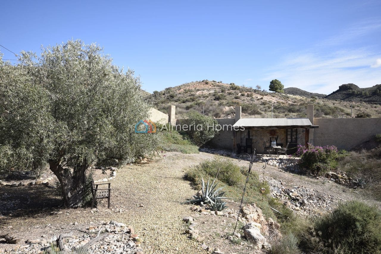 7 bedroom Finca/Country House for sale in Albox with pool - € 325,000 (Ref: 9372237)