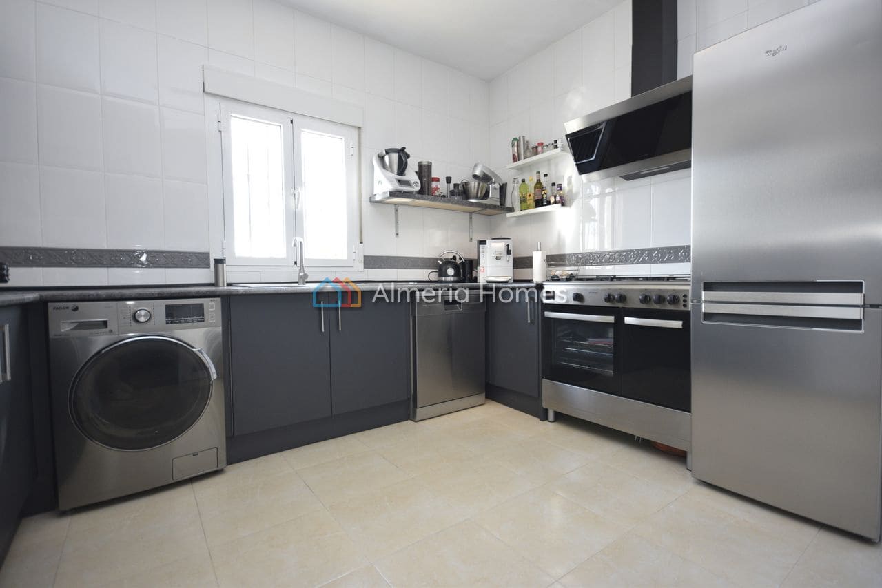 5 soveværelse Villa til salg i Oria med swimmingpool - € 385.000 (Ref: 9380055)