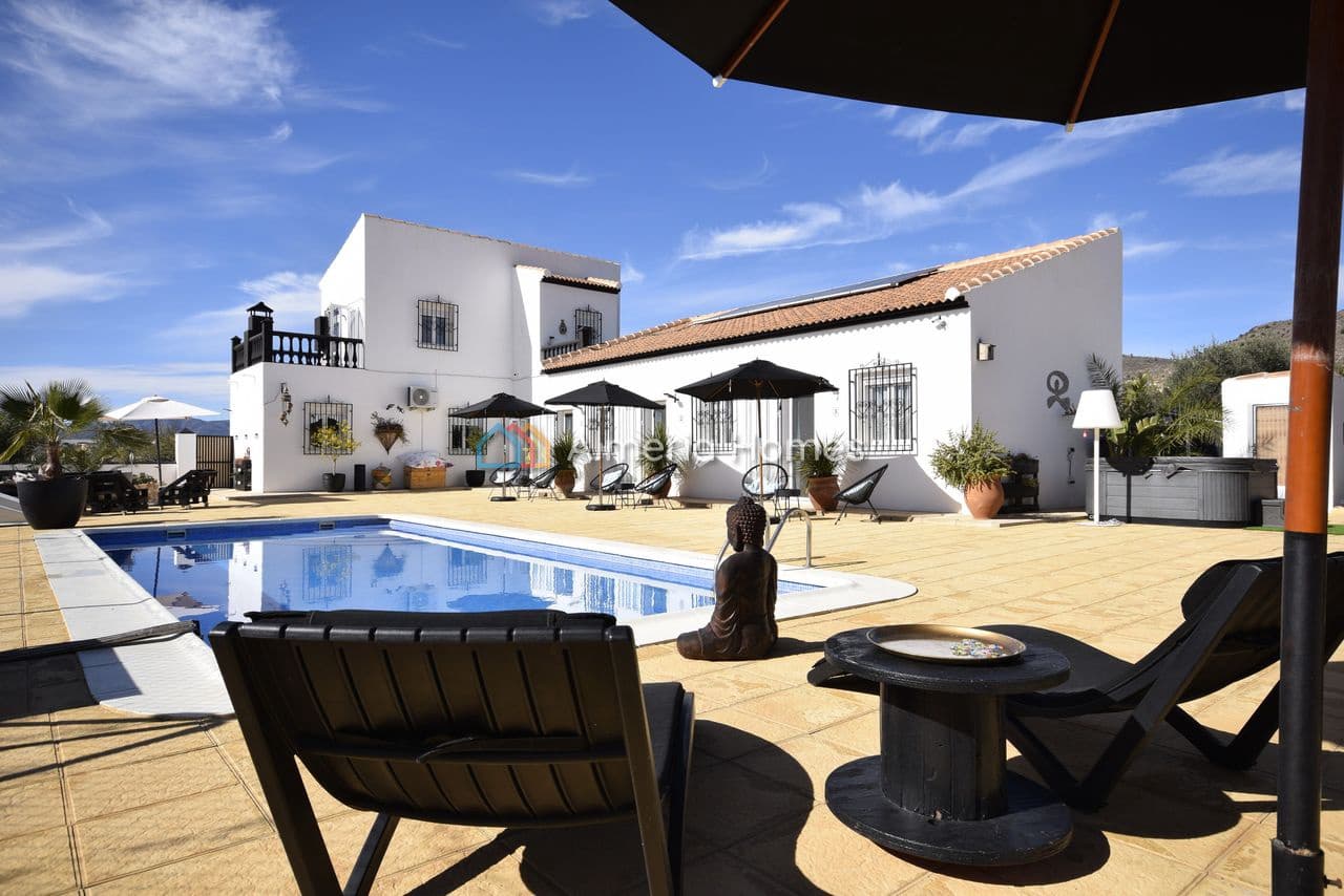 5 soveværelse Villa til salg i Oria med swimmingpool - € 385.000 (Ref: 9380055)