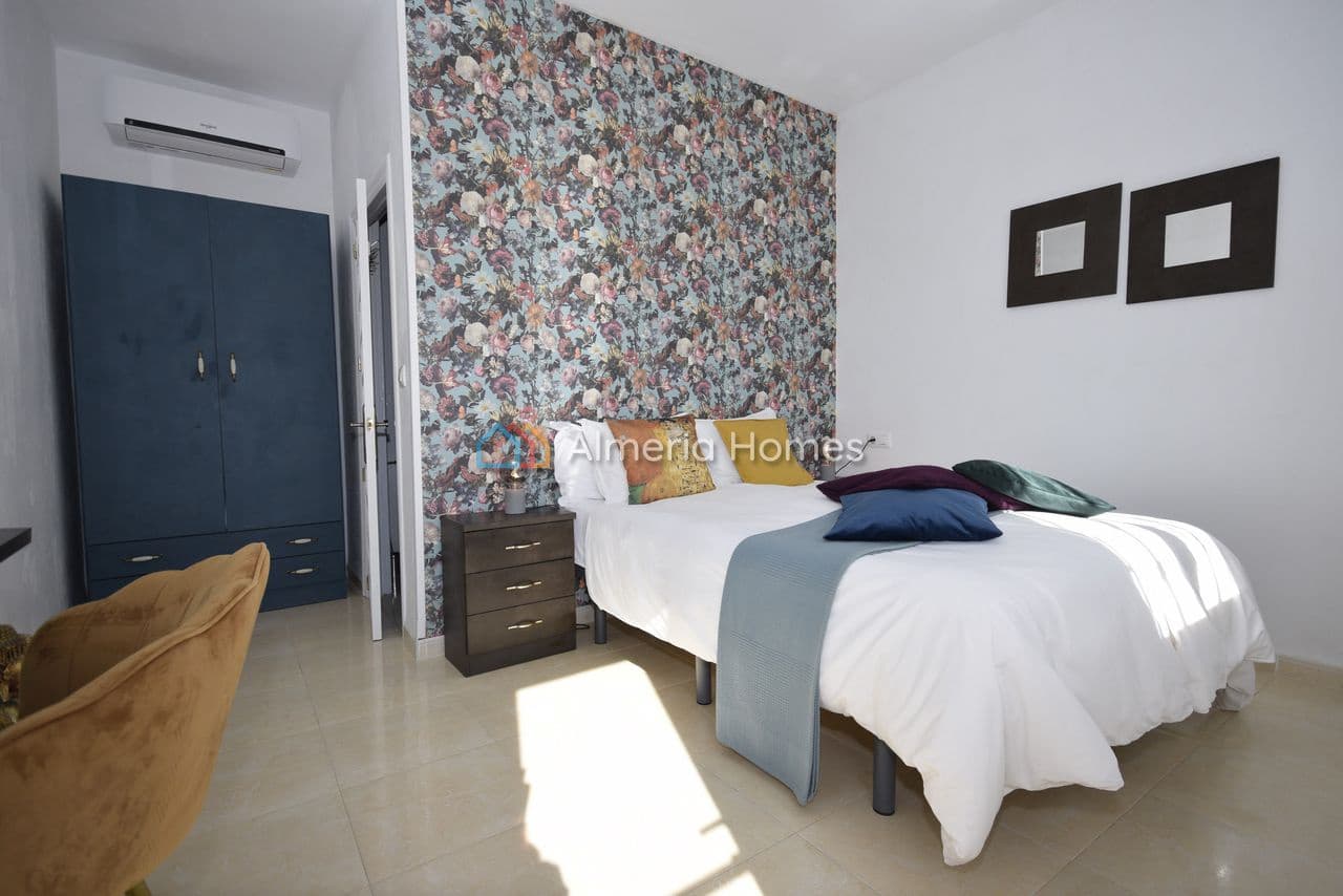 5 soveværelse Villa til salg i Oria med swimmingpool - € 385.000 (Ref: 9380055)