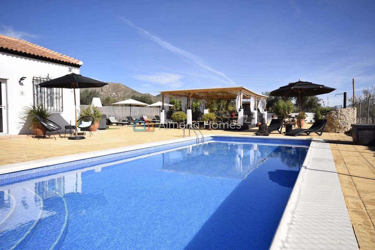 5 soveværelse Villa til salg i Oria med swimmingpool - € 385.000 (Ref: 9380055)