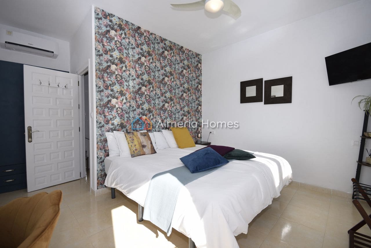 5 soveværelse Villa til salg i Oria med swimmingpool - € 385.000 (Ref: 9380055)