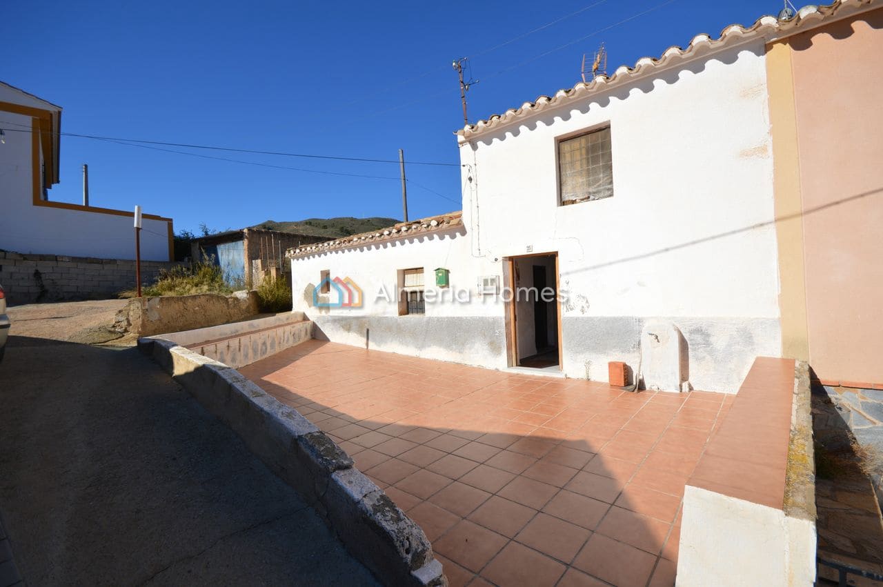 3 bedroom Finca/Country House for sale in Lubrin with garage - € 70,000 (Ref: 9386635)