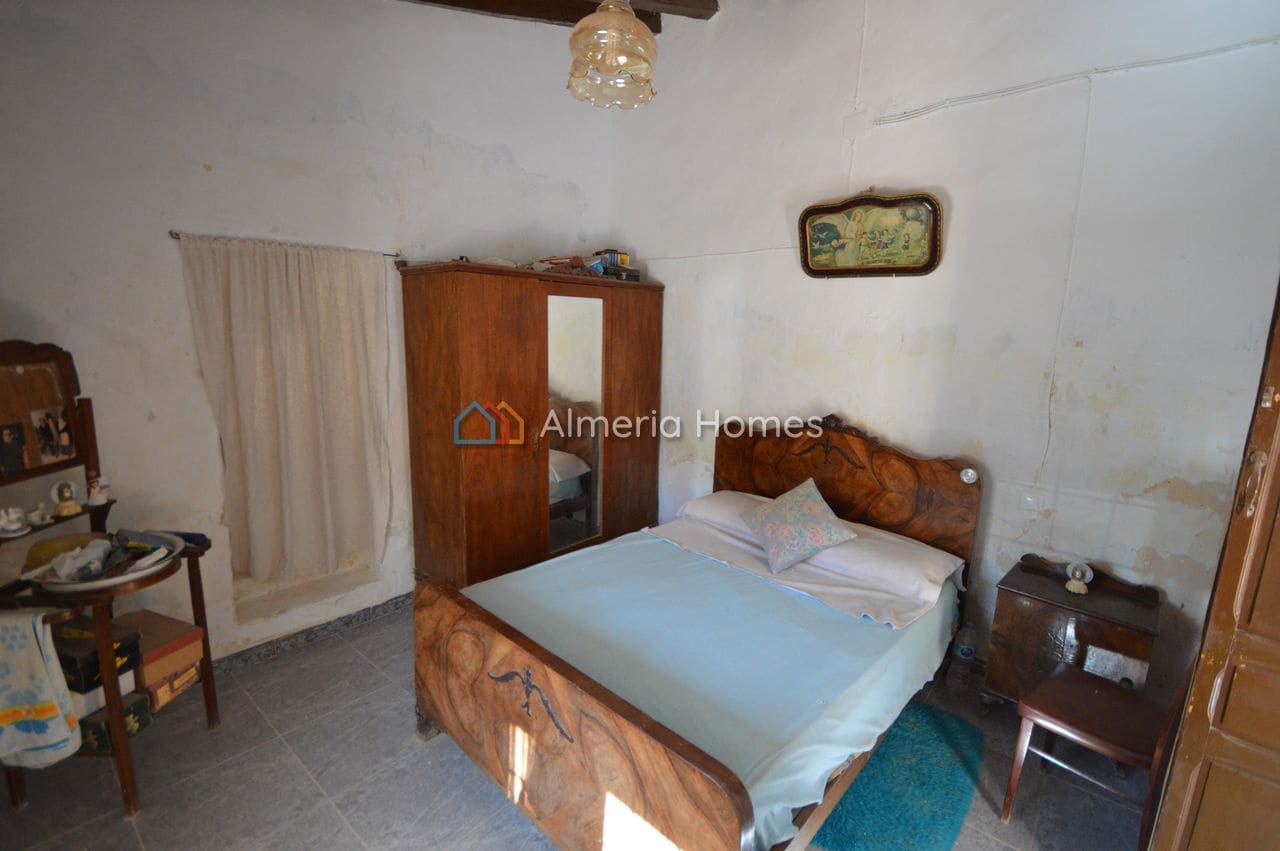 3 bedroom Finca/Country House for sale in Lubrin with garage - € 70,000 (Ref: 9386635)