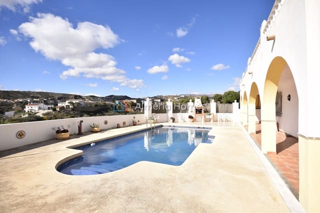 3 soveværelse Finca/Landehus til salg i Albox med swimmingpool - € 325.000 (Ref: 9402504)