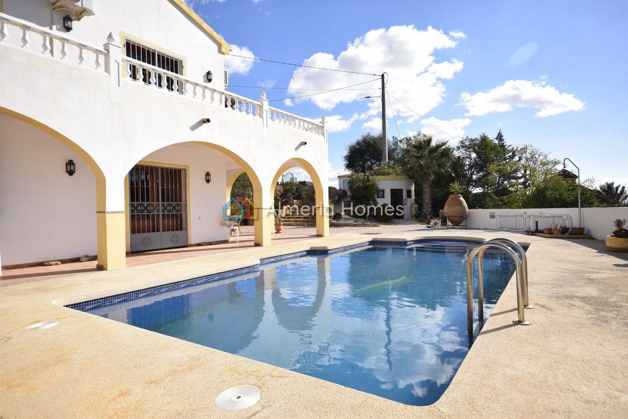 3 bedroom Finca/Country House for sale in Albox with pool - € 325,000 (Ref: 9402504)