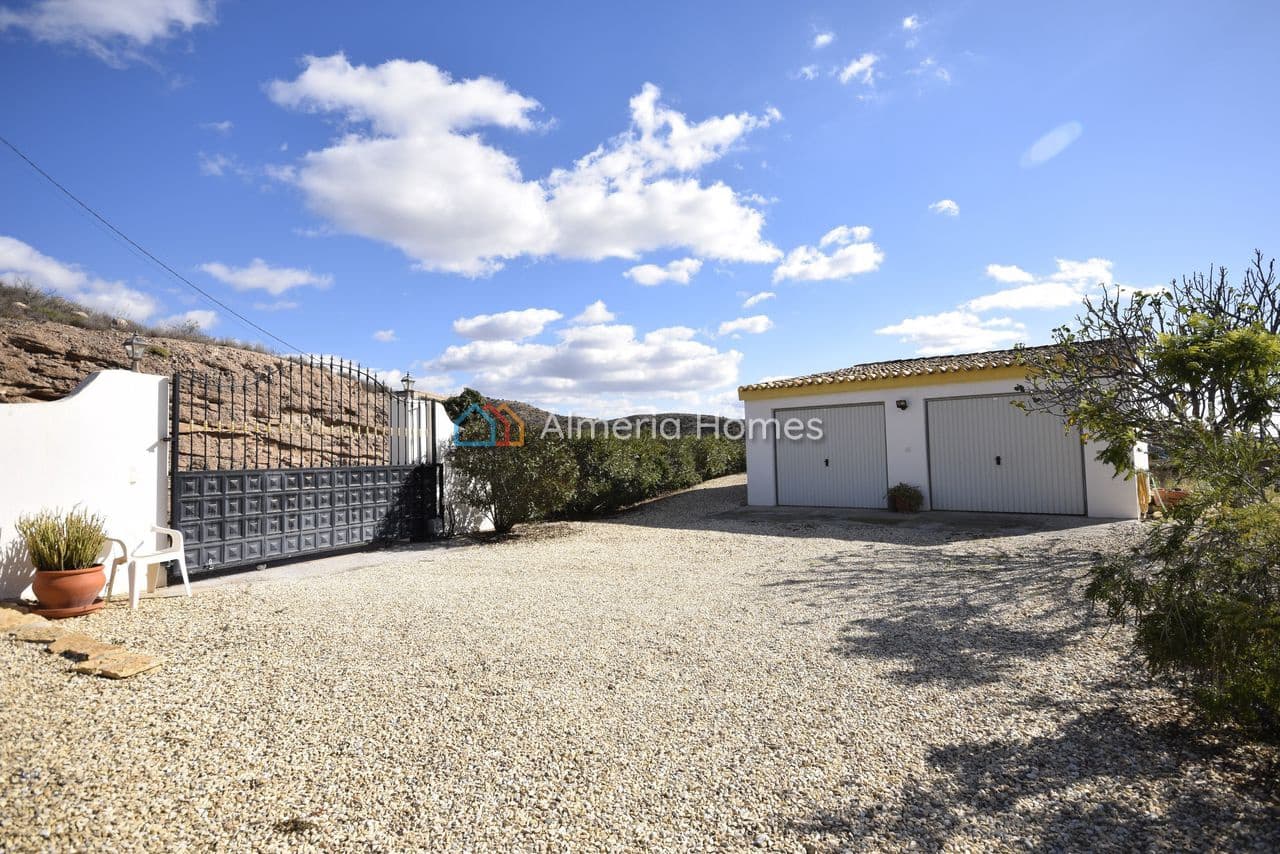 3 bedroom Finca/Country House for sale in Albox with pool - € 325,000 (Ref: 9402504)