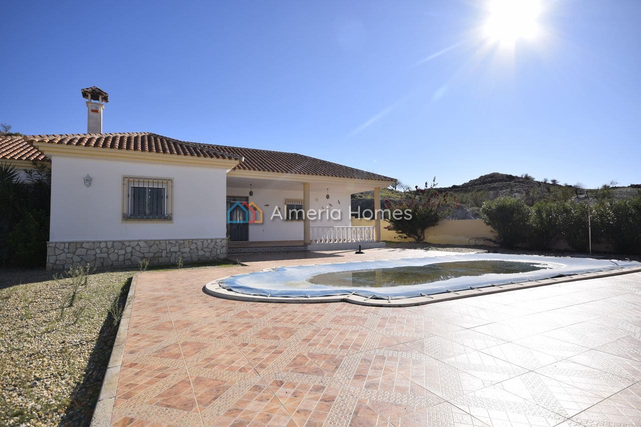 3 sovrum Villa till salu i Arboleas med pool - 274 995 € (Ref: 9426487)