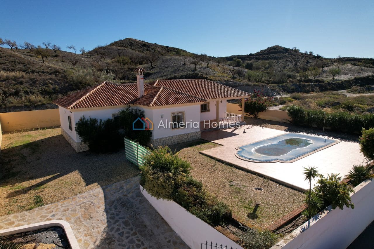3 sovrum Villa till salu i Arboleas med pool - 274 995 € (Ref: 9426487)