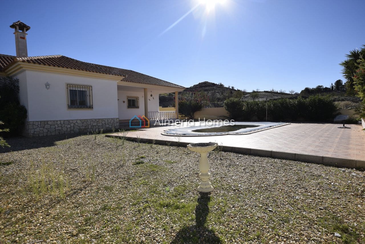 3 sovrum Villa till salu i Arboleas med pool - 274 995 € (Ref: 9426487)