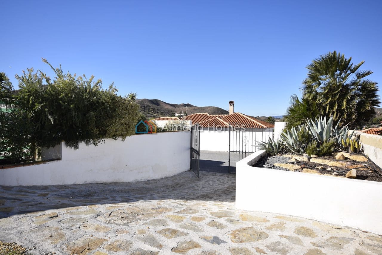 3 sovrum Villa till salu i Arboleas med pool - 274 995 € (Ref: 9426487)