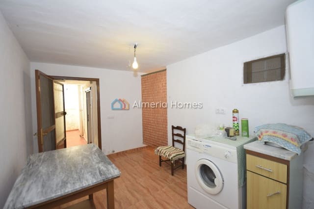 4 soveværelse Byhus til salg i Albanchez med swimmingpool - € 55.000 (Ref: 9449720)