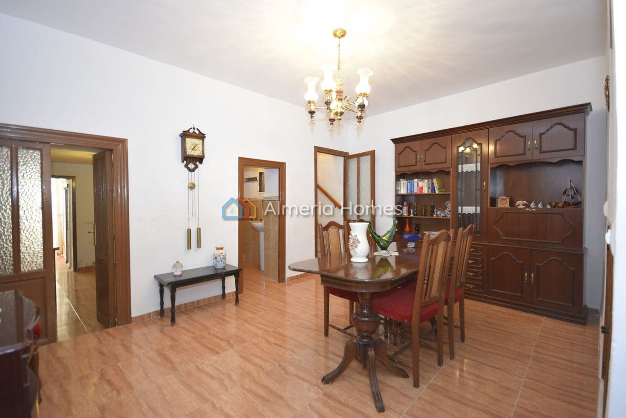 4 soveværelse Byhus til salg i Albanchez med swimmingpool - € 55.000 (Ref: 9449720)