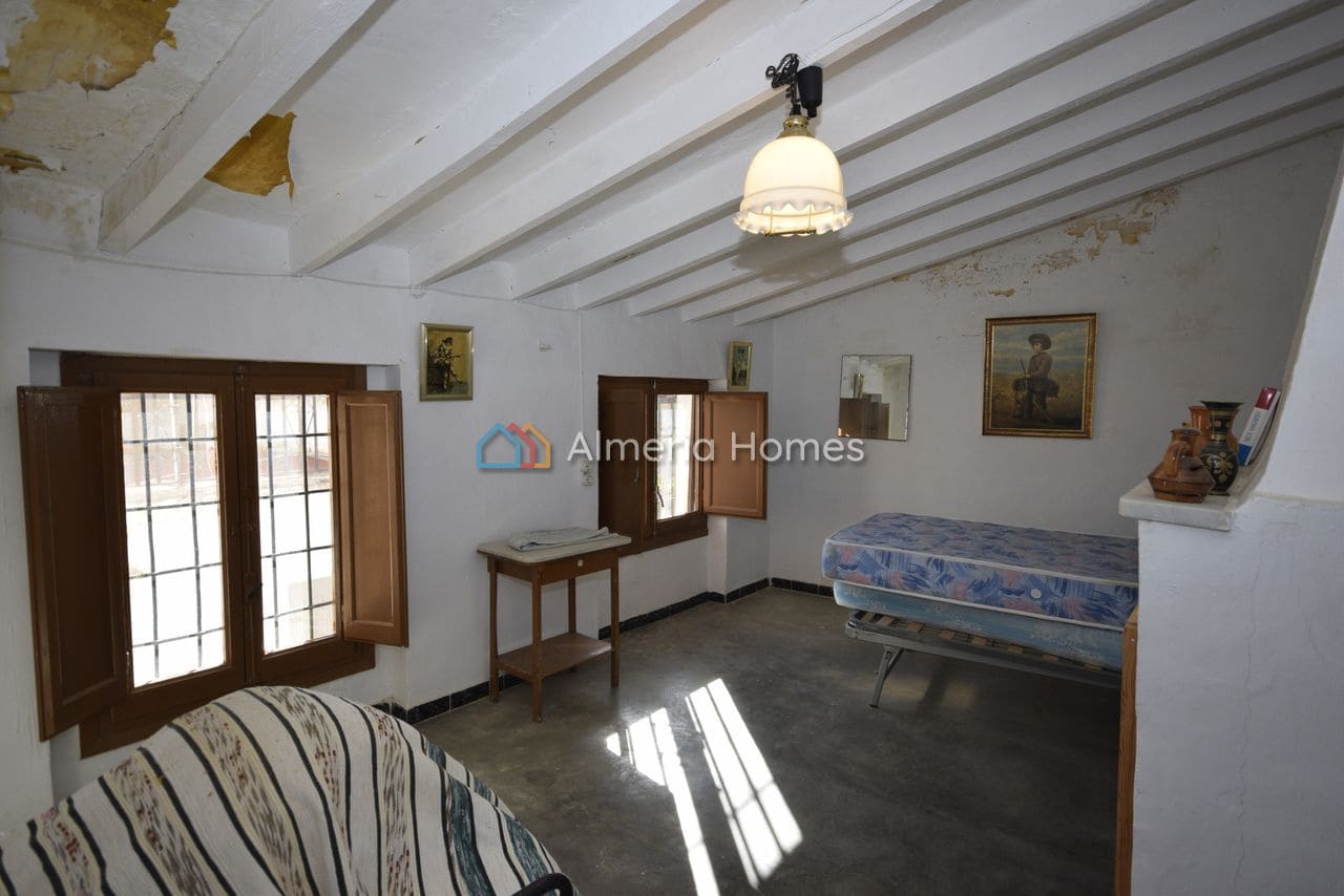 4 soveværelse Byhus til salg i Albanchez med swimmingpool - € 55.000 (Ref: 9449720)