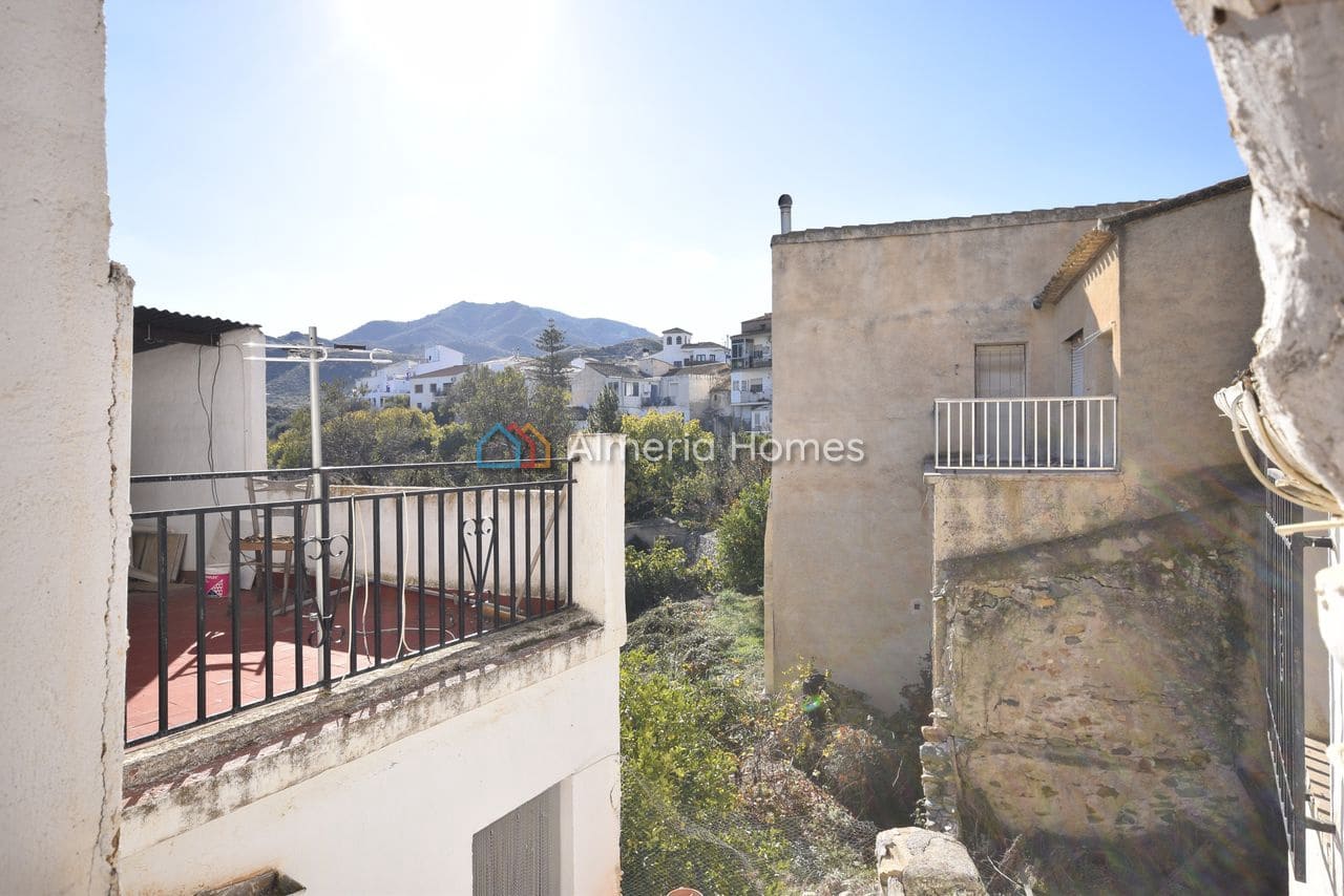 4 soveværelse Byhus til salg i Albanchez med swimmingpool - € 55.000 (Ref: 9449720)