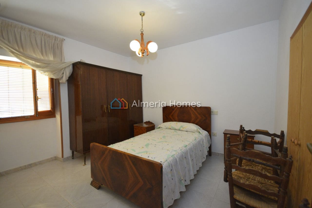 4 bedroom Townhouse for sale in Albanchez - € 65,000 (Ref: 9462625)