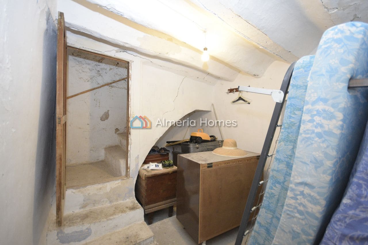 4 bedroom Townhouse for sale in Albanchez - € 65,000 (Ref: 9462625)