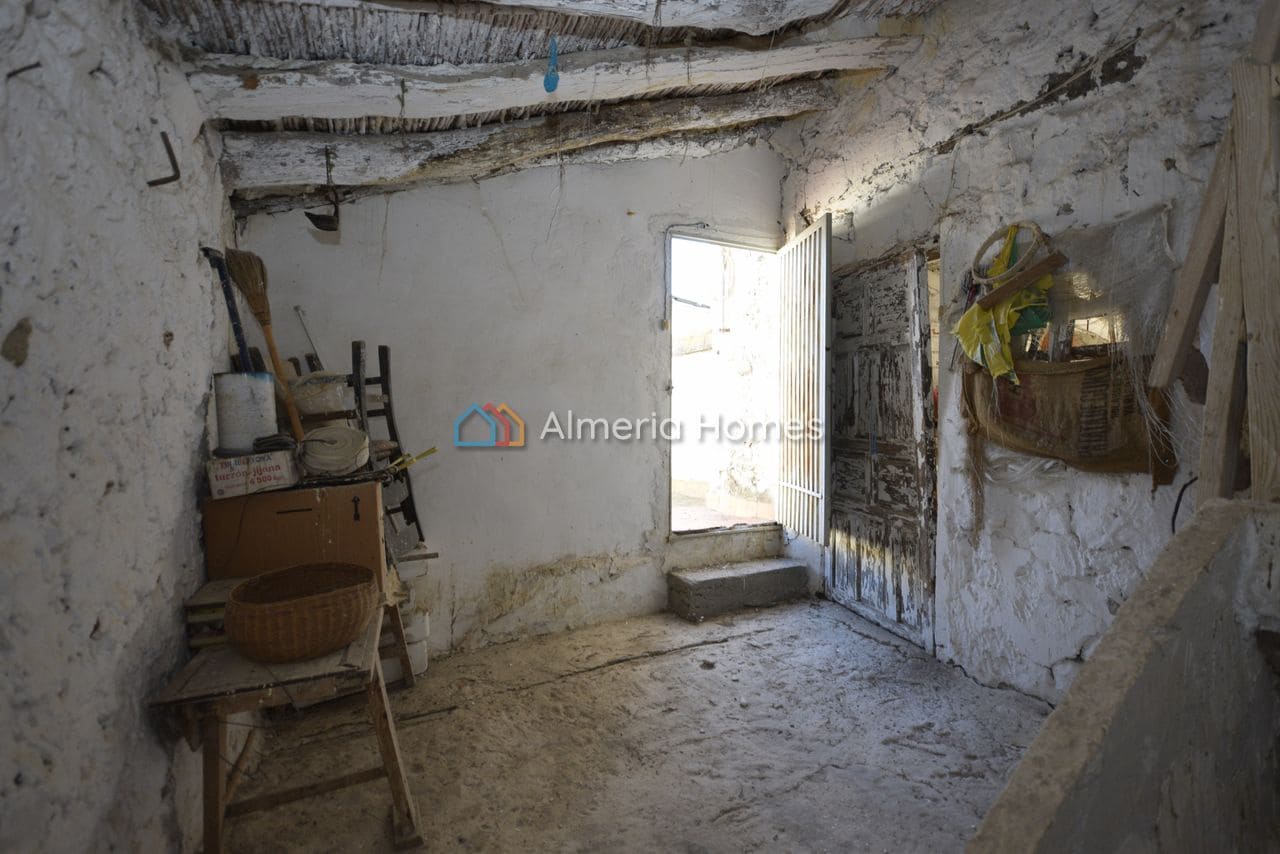 4 bedroom Townhouse for sale in Albanchez - € 65,000 (Ref: 9462625)