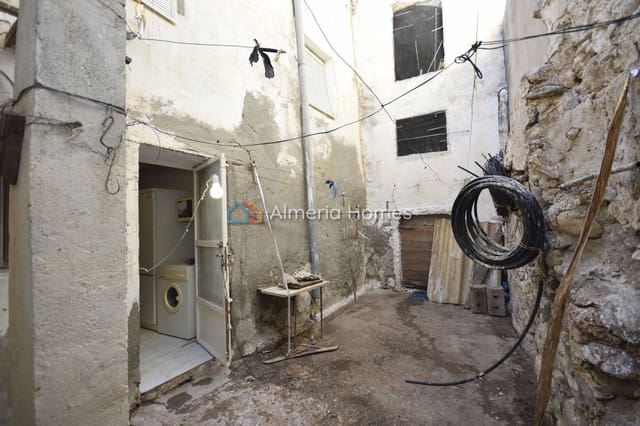 4 bedroom Townhouse for sale in Albanchez - € 65,000 (Ref: 9462625)