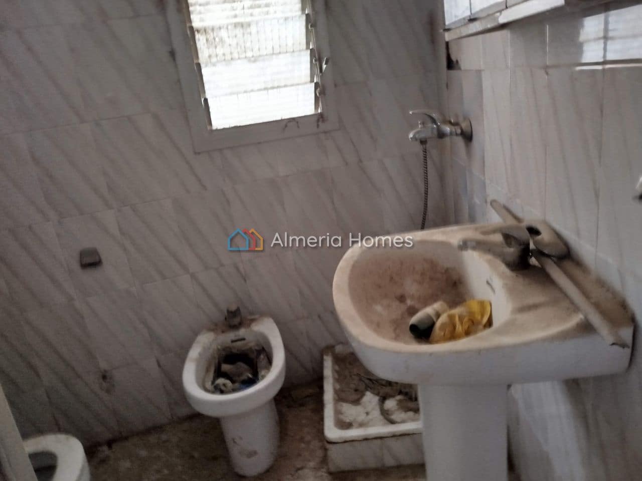 4 bedroom Townhouse for sale in Lucar - € 45,000 (Ref: 9471562)