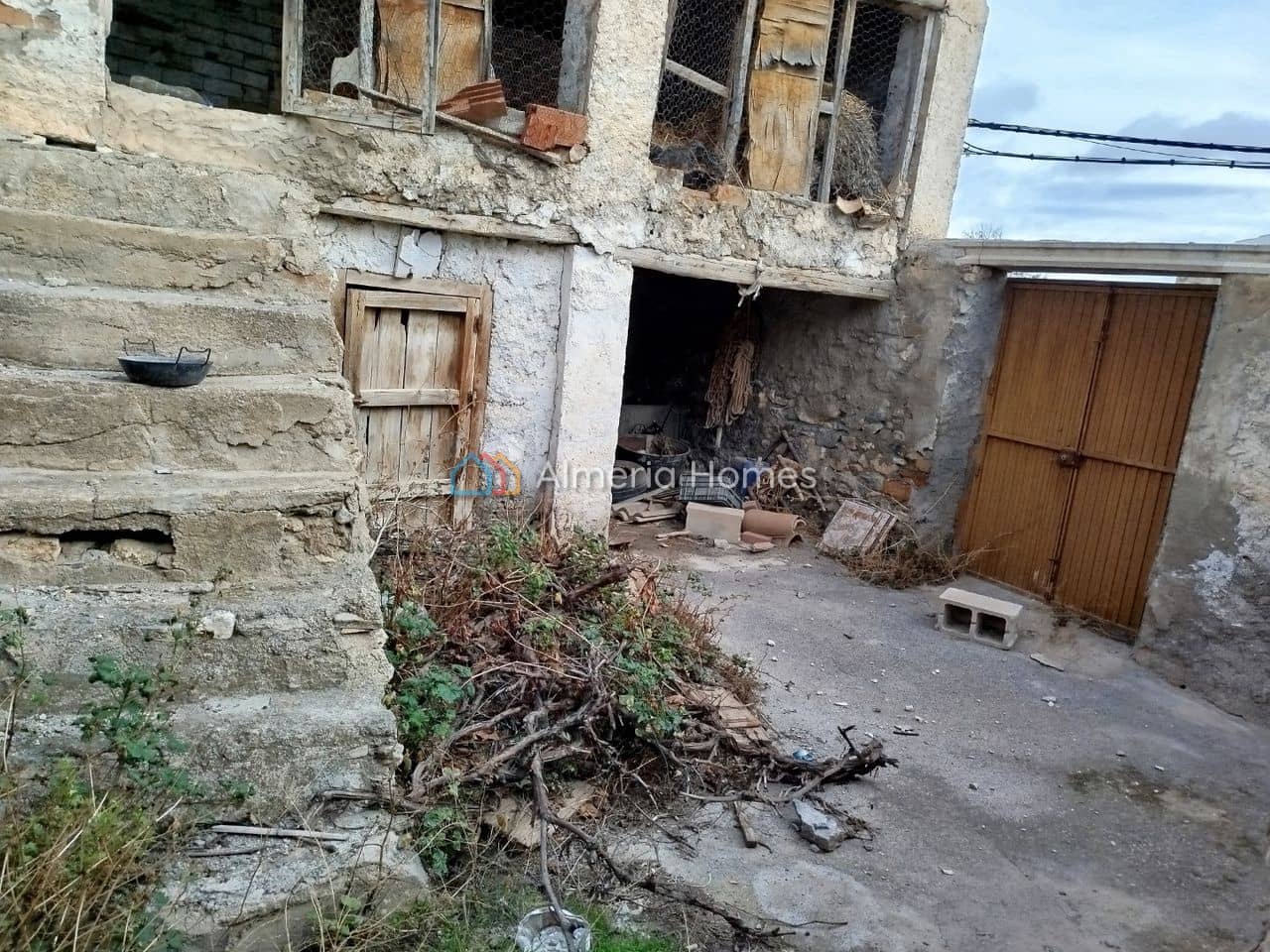 4 bedroom Townhouse for sale in Lucar - € 45,000 (Ref: 9471562)