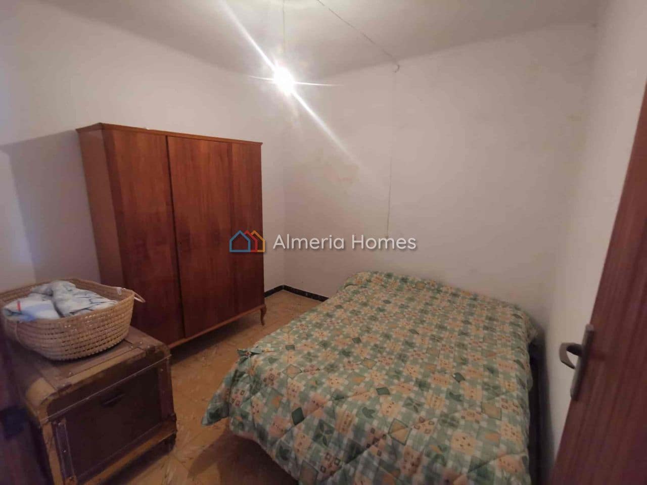 6 soveværelse Hulehus til salg i Caniles - € 62.500 (Ref: 9471563)