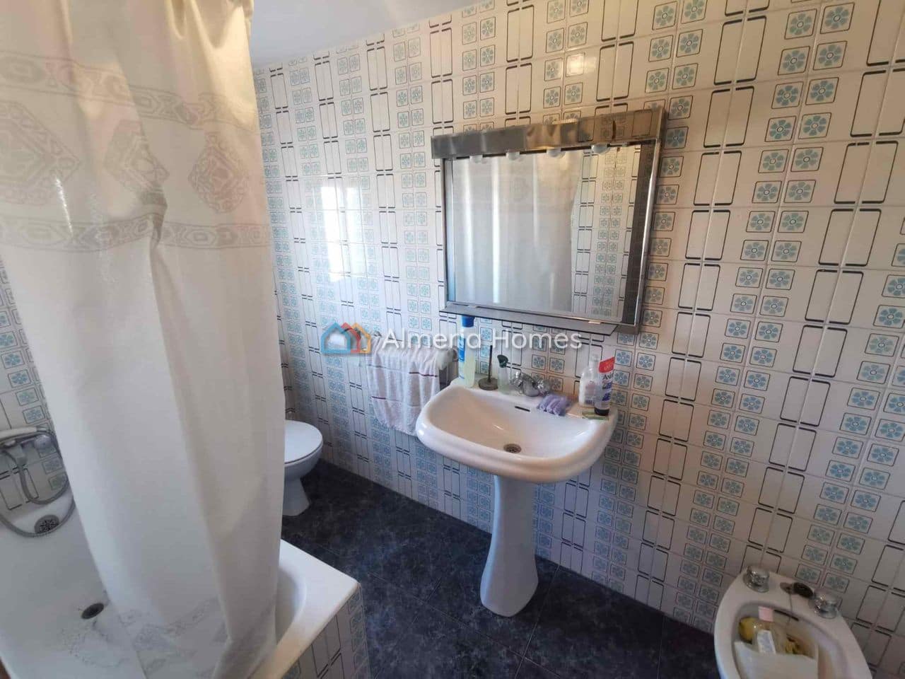 6 soveværelse Hulehus til salg i Caniles - € 62.500 (Ref: 9471563)