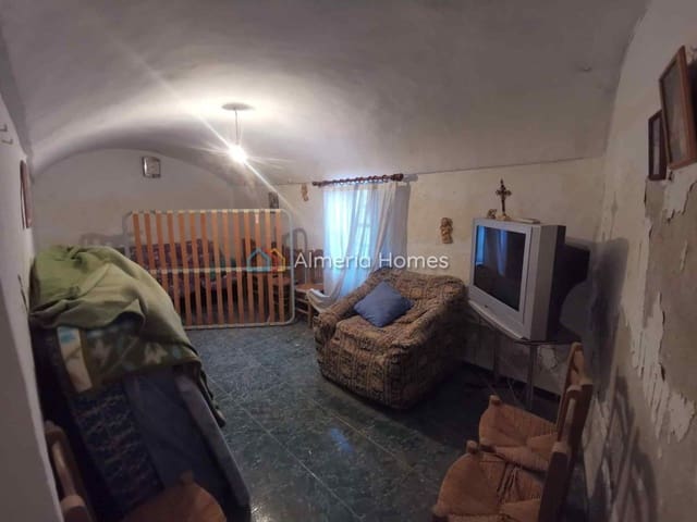 6 makuuhuone Luolatalo myytävänä paikassa Caniles - 62 500 € (Ref: 9471563)