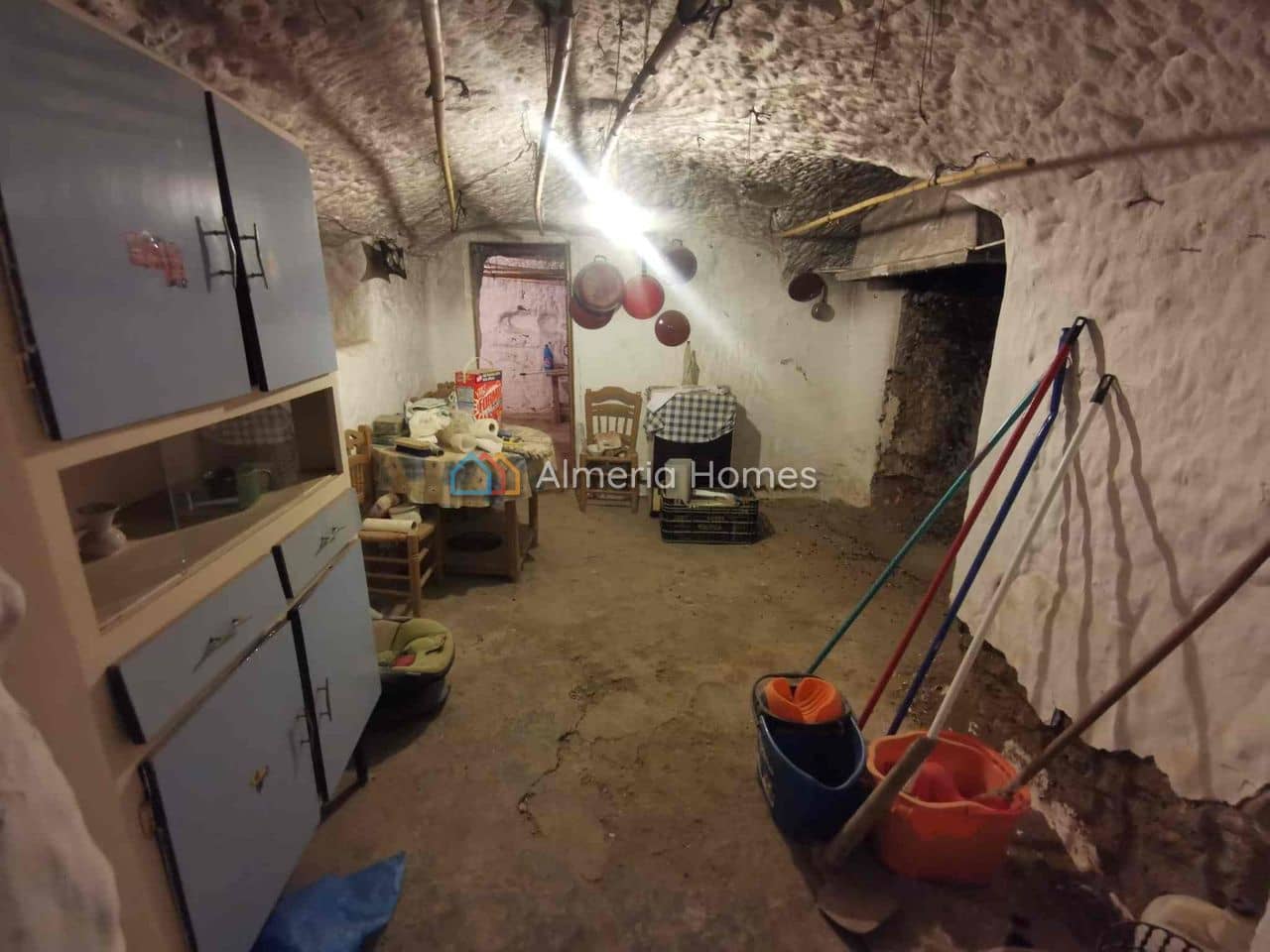 6 soveværelse Hulehus til salg i Caniles - € 62.500 (Ref: 9471563)