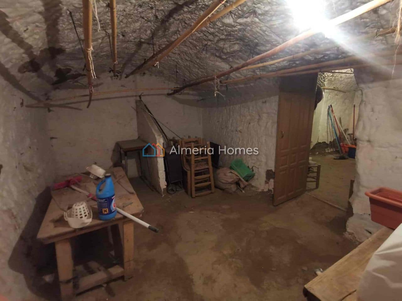 6 soveværelse Hulehus til salg i Caniles - € 62.500 (Ref: 9471563)